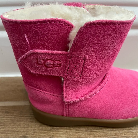 UGG Toddler Girl Pink Size 04/05 Keelan Boots - Picture 8 of 16